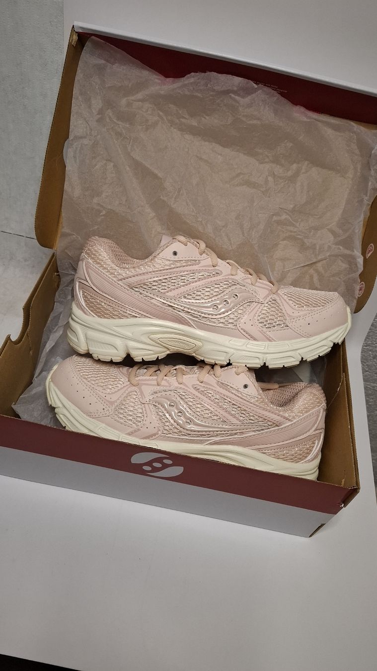 Saucony Scarpe da donna: Saucony ride millenium rose pastel - neuve -  taille 37,5 – Nuovo e nell'imballaggio originale da Le Landeron venduto da rue_k9kg 1