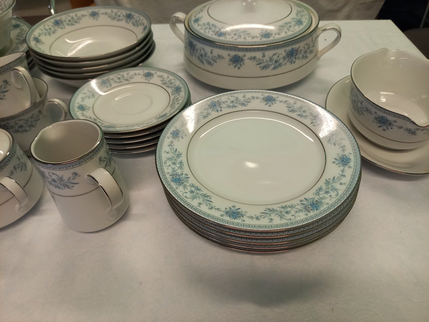 Set di piatti: PORZELAN SERVIS  BLUE HILL – Usato da Uster venduto da flocke1 6