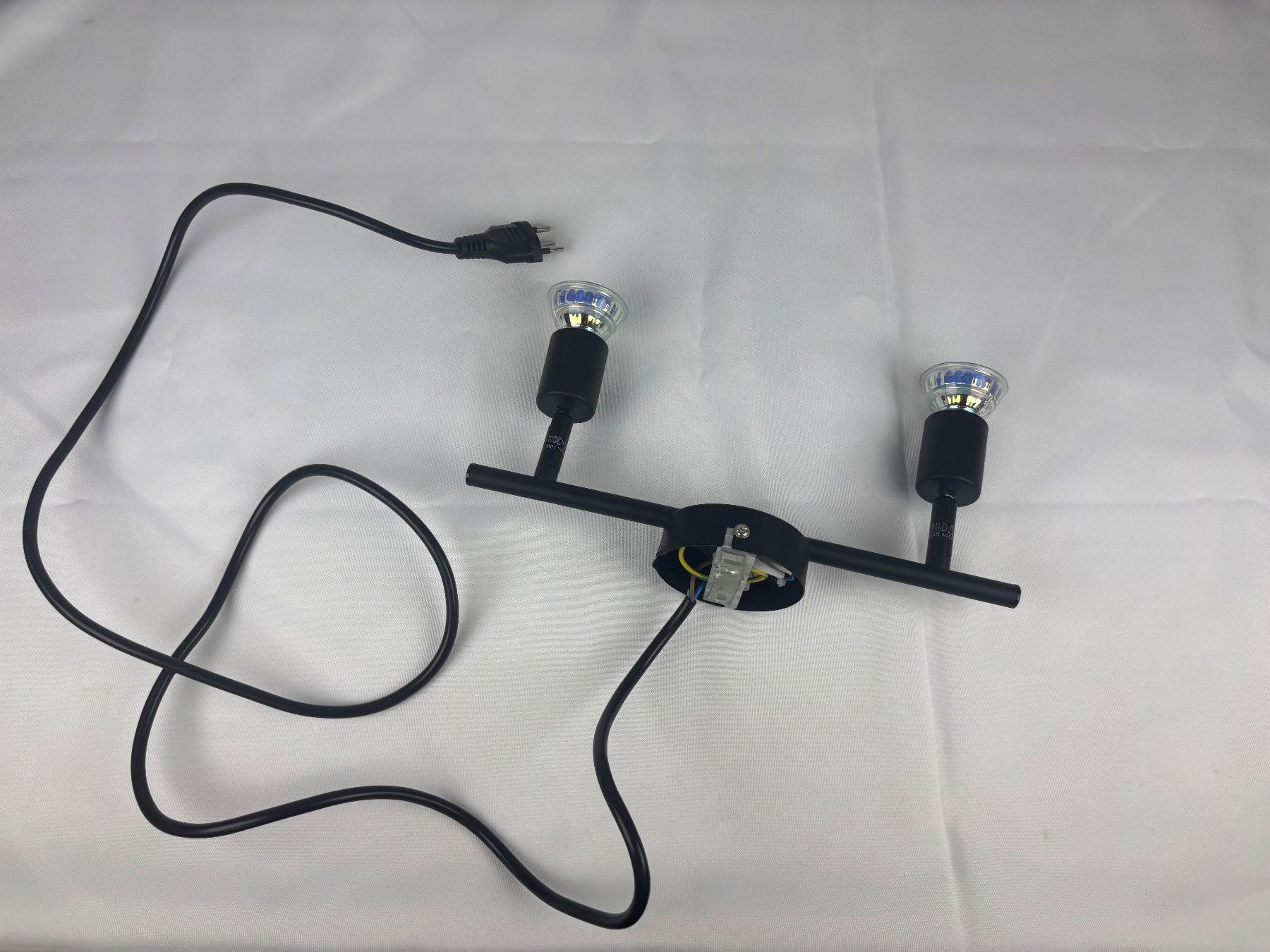Lampade: Deckenlampe 2 flammig mit Kabel und Stecker – Usato da Wettingen venduto da Wendemarket 1