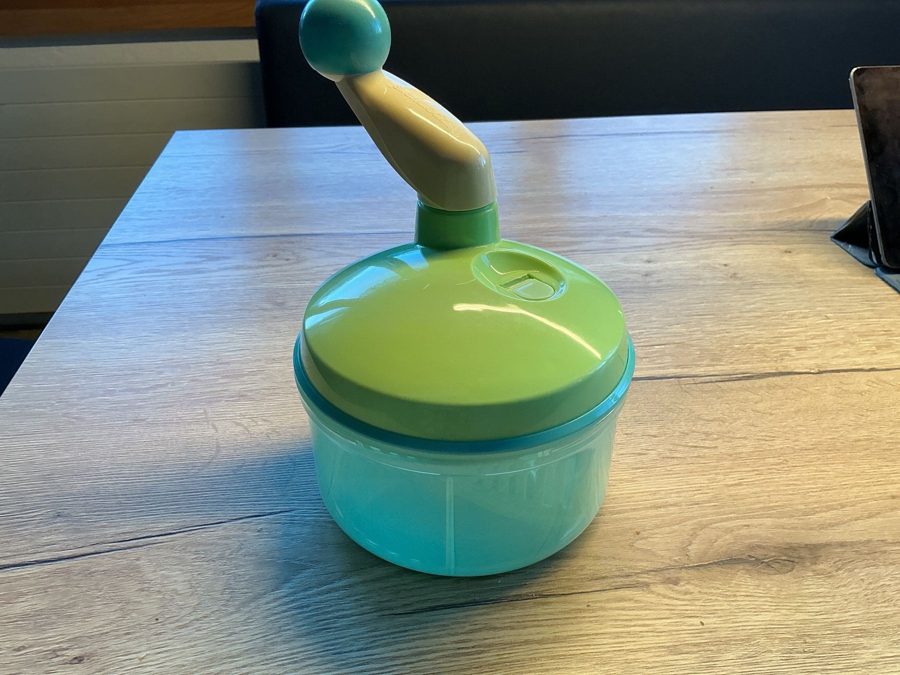 Tupperware Appareils de cuisine: Kleine salatschleuder – D'occasion à Appenzell par Bibabaxli