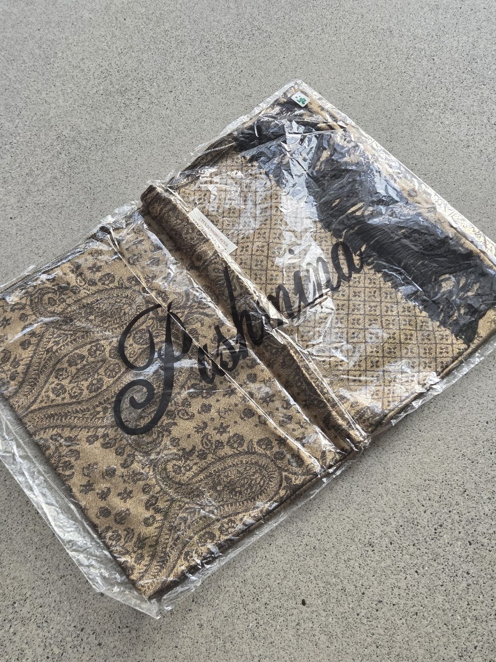Foulards & écharpes: Schal / Pashmina 70 x 180 cm – Neuf avec emballage d'origine à Frauenfeld par Schenken-mit-Herz 1