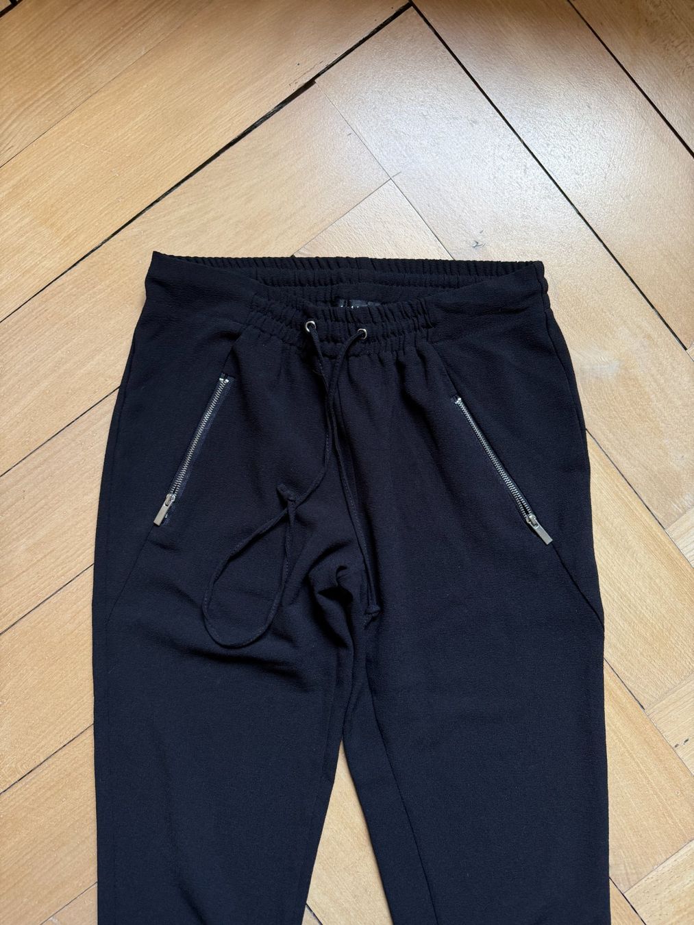 Hosen: AMISU - Hose schwarz locker 34 – Gebraucht aus Zürich von Diazaio 1