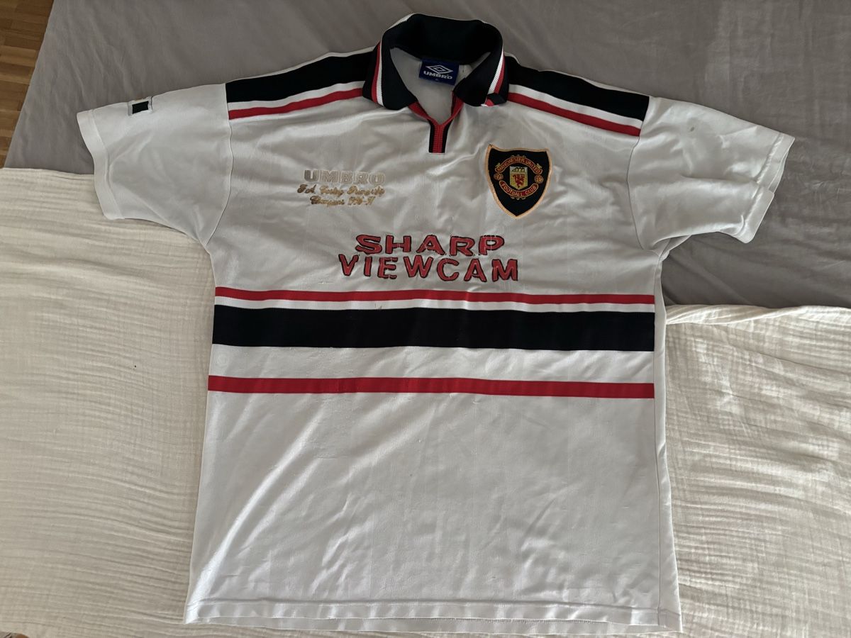 Umbro Canottiere & Pantaloni: Manchester United maillot – Usato da Le Grand-Saconnex venduto da focamix