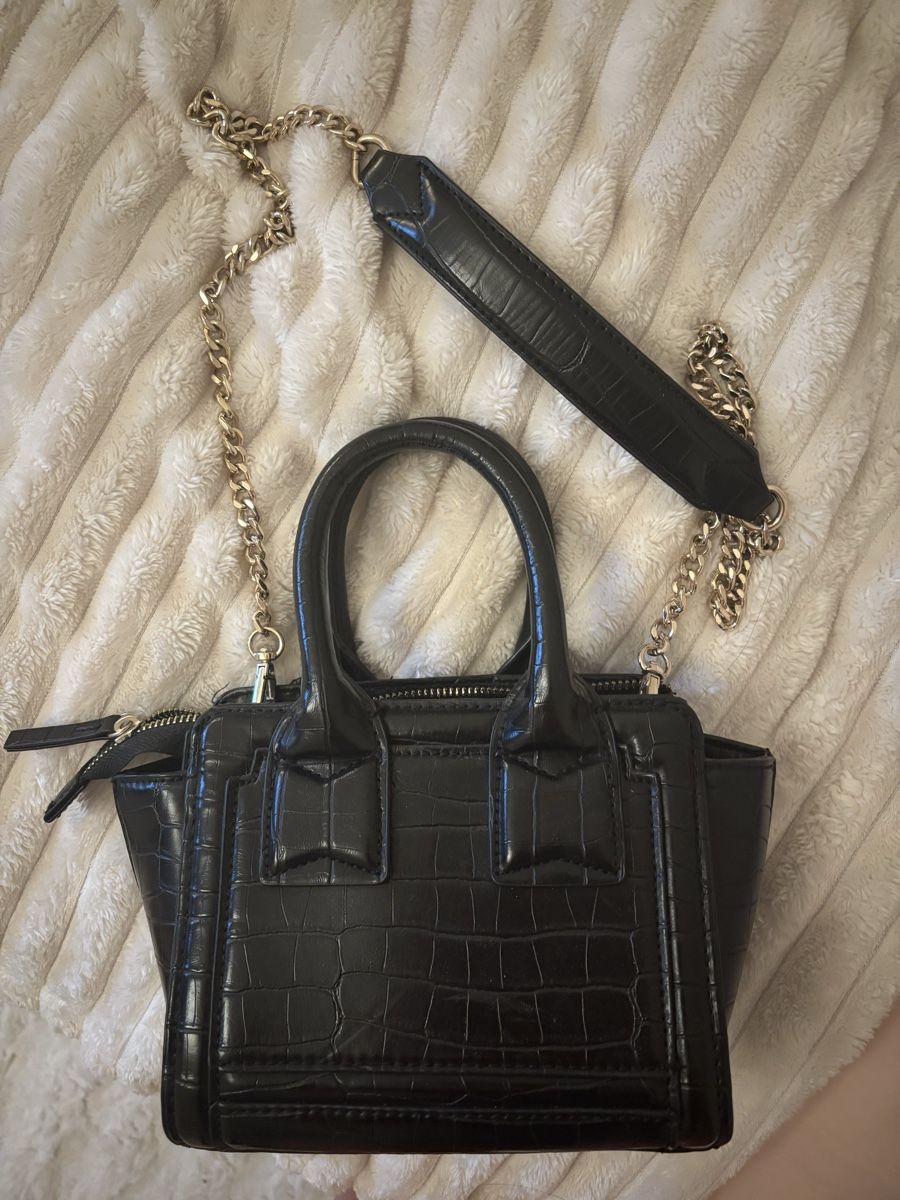 Borse da donna: Schwarze Handtasche im Kroko-Look – Nuovo (secondo la descrizione) da Kehrsatz venduto da ale_zpc6