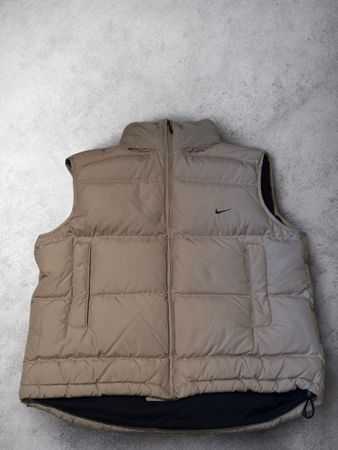 Nike Pufferweste (L) - neu mit Etikette - einmaliger Zustand