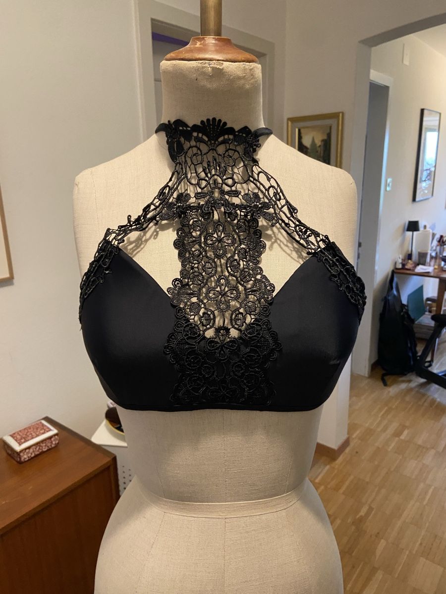 Costumi da bagno & Bikini: Bikini Oberteil  – Usato da Zürich venduto da Sixwieswell 1