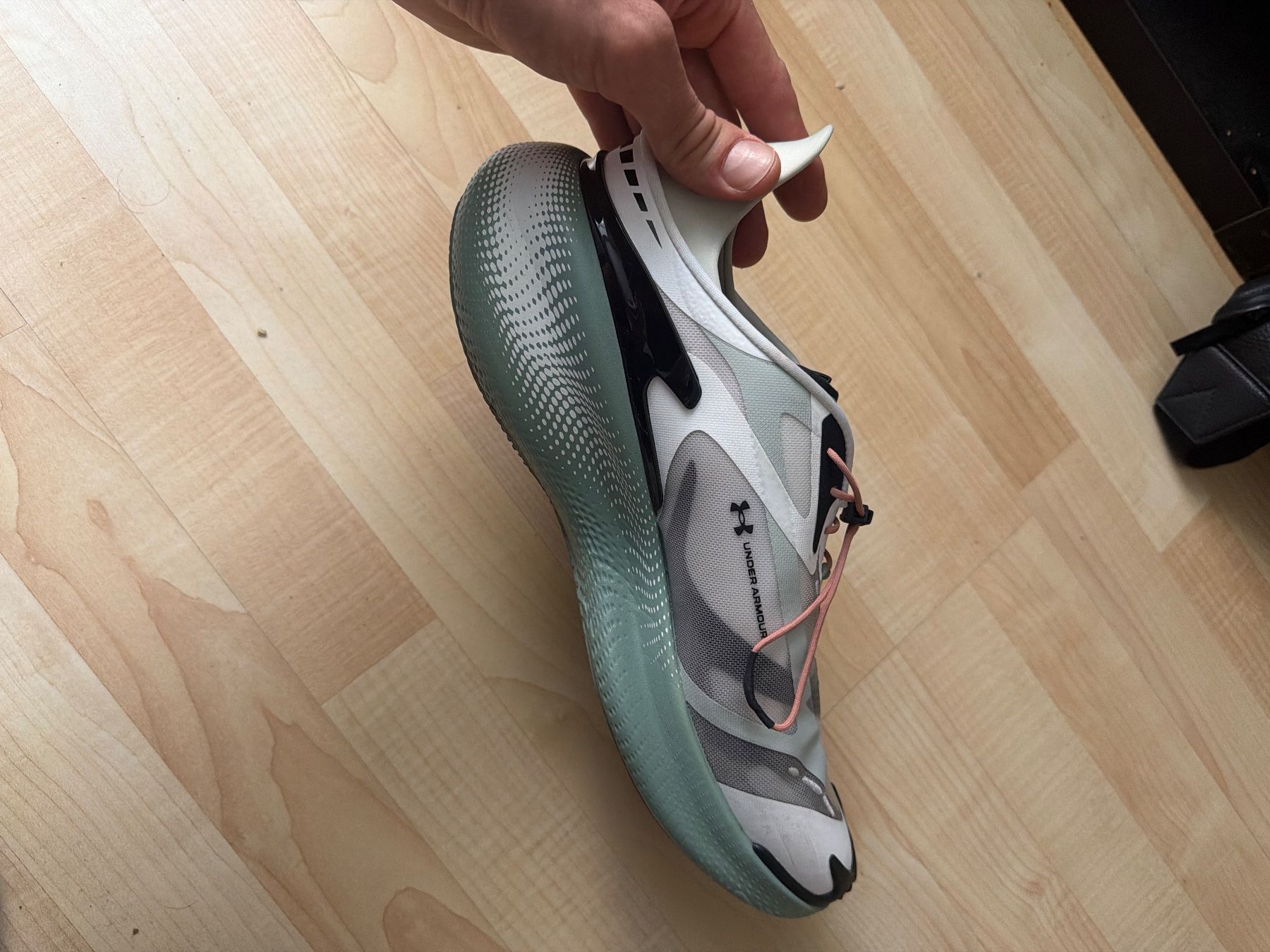 Under Armour Chaussures hommes: Under Armour Trainingsschuhen – D'occasion à Wädenswil par tad_yd6g 2