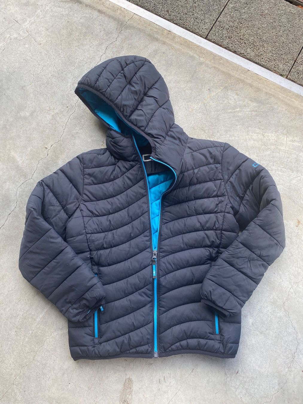 CMP Jacken & Mäntel: Daunenjacke CMP Gr. 128 – Gebraucht aus Herisau von crisim