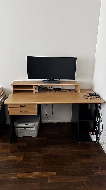 Scrivanie: Schreibtisch gratis  143.5 × 65 cm – Usato da Glattpark(Opfikon) venduto da uli_v96q 1