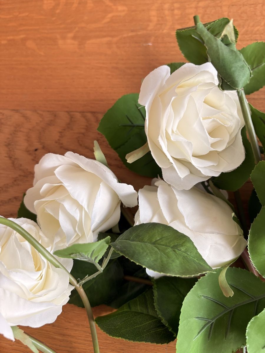 Alle Dekorationen: Artificial Rose Stems - Pink/White – Neu (gemäss Beschreibung) aus Oberengstringen von tal_t5f9 1