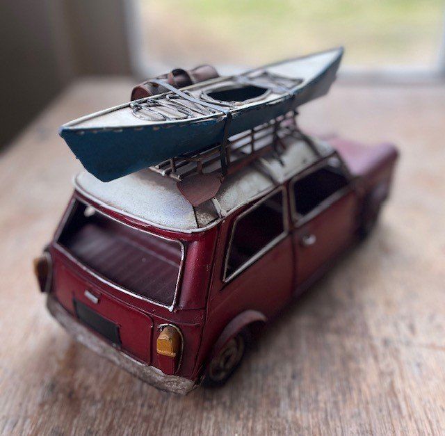 Blechauto Dekoartikel - Mini mit Boot auf Dach (Gebraucht) in ...