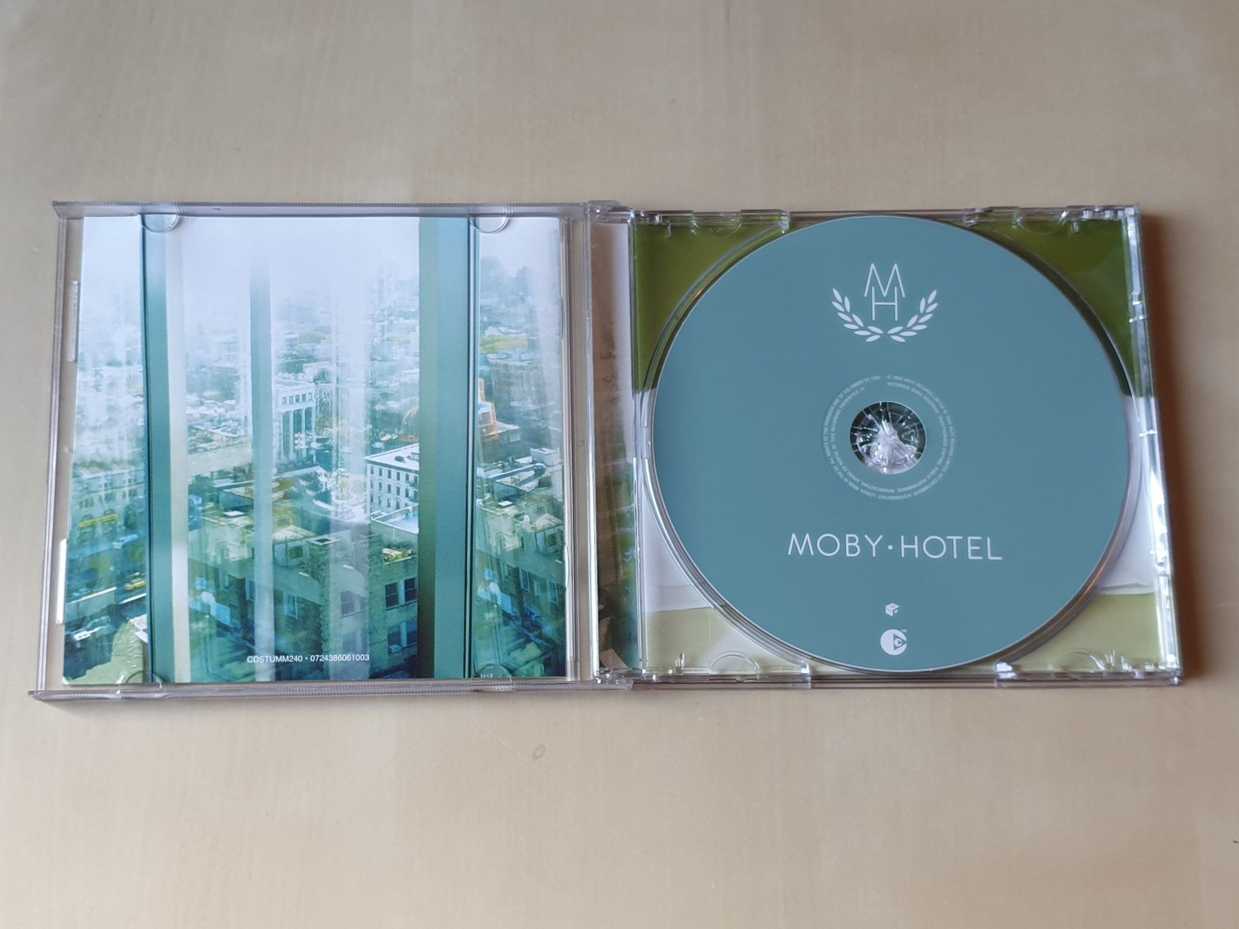 CDs: Moby Hotel – D'occasion à Stansstad par collectorsshop 2