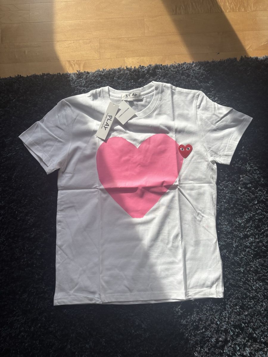 T-Shirts: T-shirt with Heart – Neu und originalverpackt aus Küsnacht ZH von vonB_2025