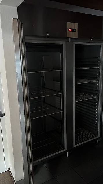 Kühlschrank: Armoire réfrigérateur  – Gebraucht aus Château-d'Oex von inf_6nt5