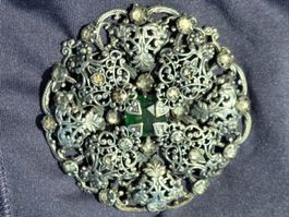 Broche ancienne plaqué Argent avec Emeraude 2 CT.dia 7cm ☆☆☆