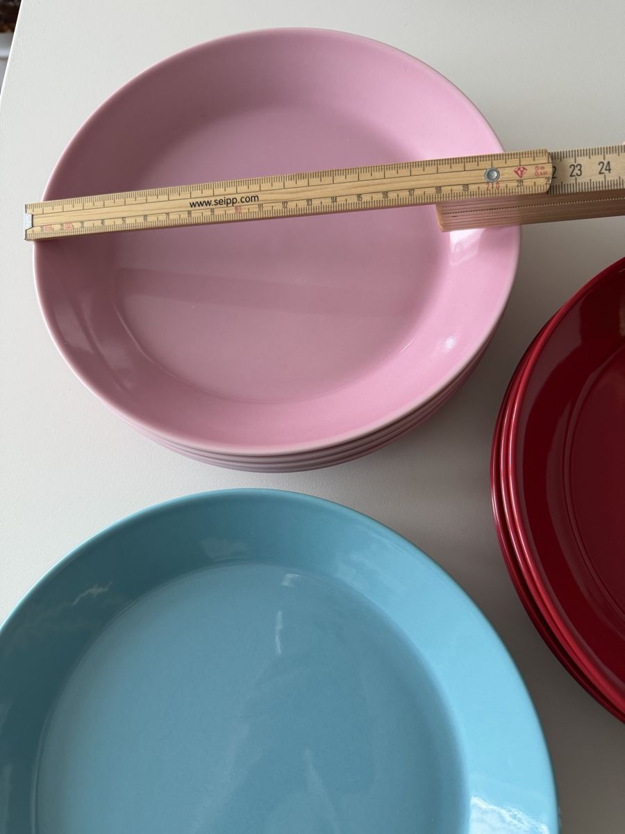 Iittala Piatti: Iittala teema teller 23 cm(12 Stueck) – Usato da Killwangen venduto da Mariposa1379