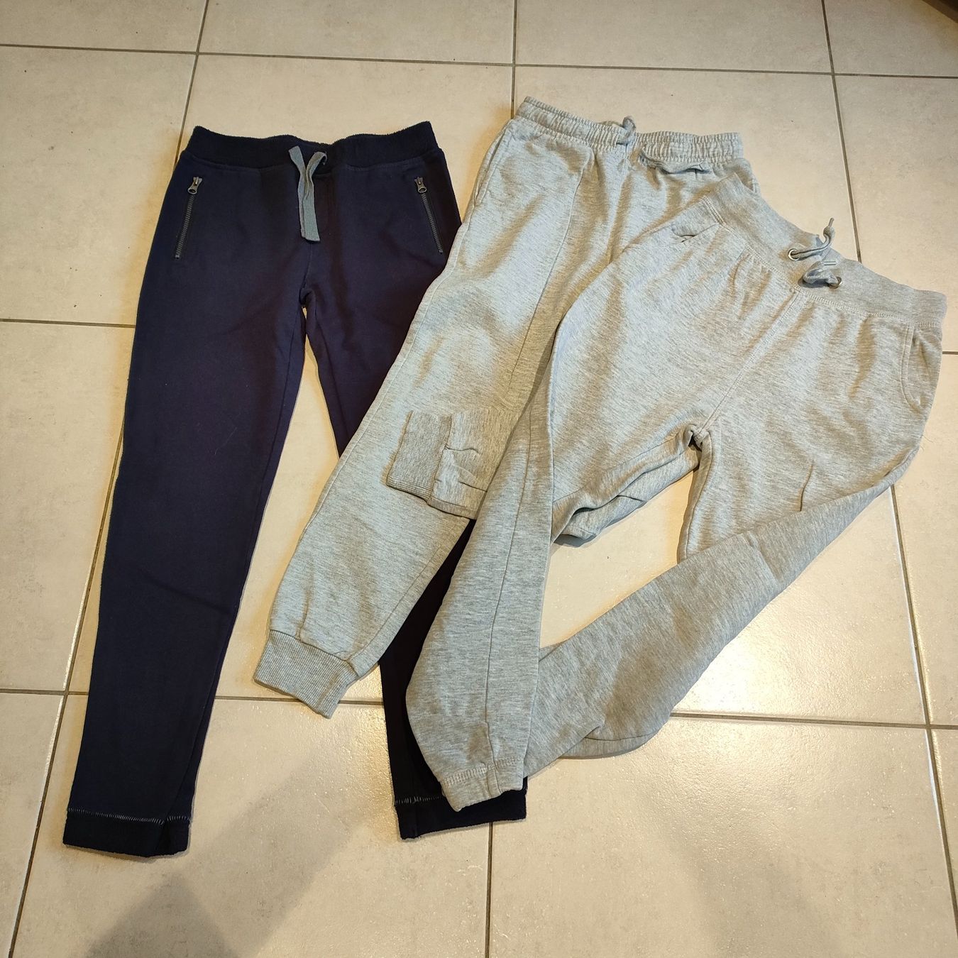 Lotti & Set di vestiti: Kleiderpaket Gr. 140 – Usato da Adelboden venduto da Lammhult 1