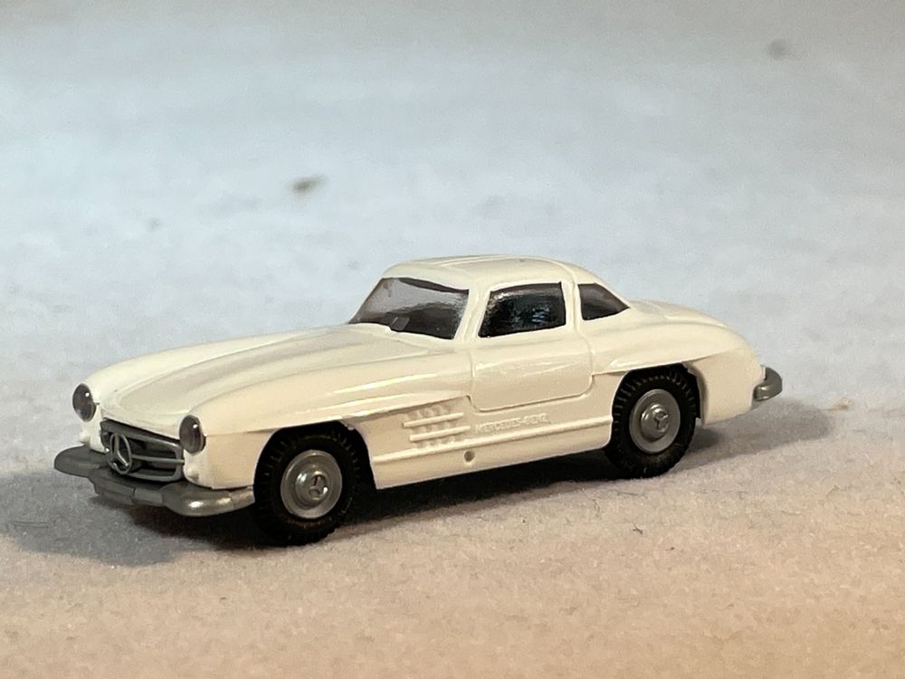 VOITURE MINIATURE MERCEDES Benz 300 Sl 1/18 Bburago EUR 25,00 - FR
