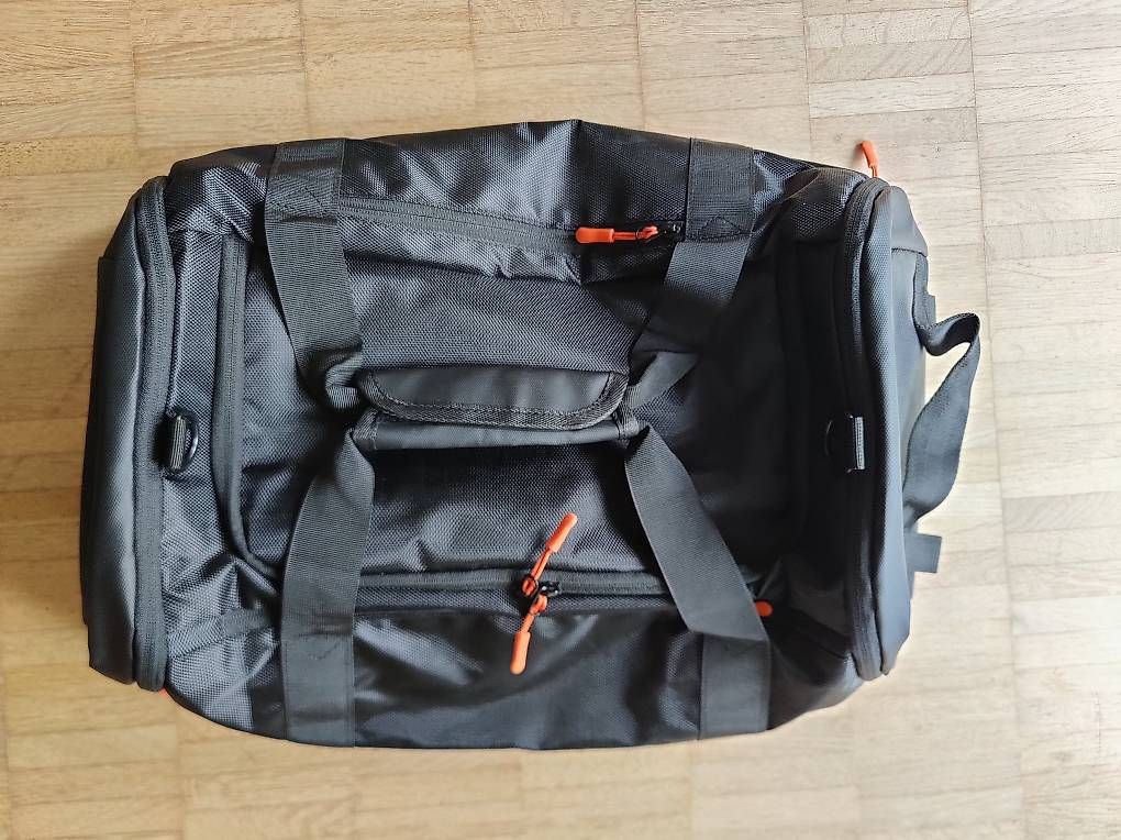 Taschen: Sporttasche – Neu (gemäss Beschreibung) aus Zürich von el_thomaso