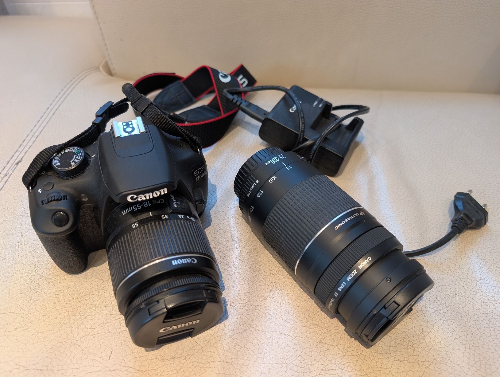 Canon Fotocamera: Spiegelreflexkamera Canon EOS 1200D mit zwei Objektiven – Usato da Uetikon am See venduto da James81p