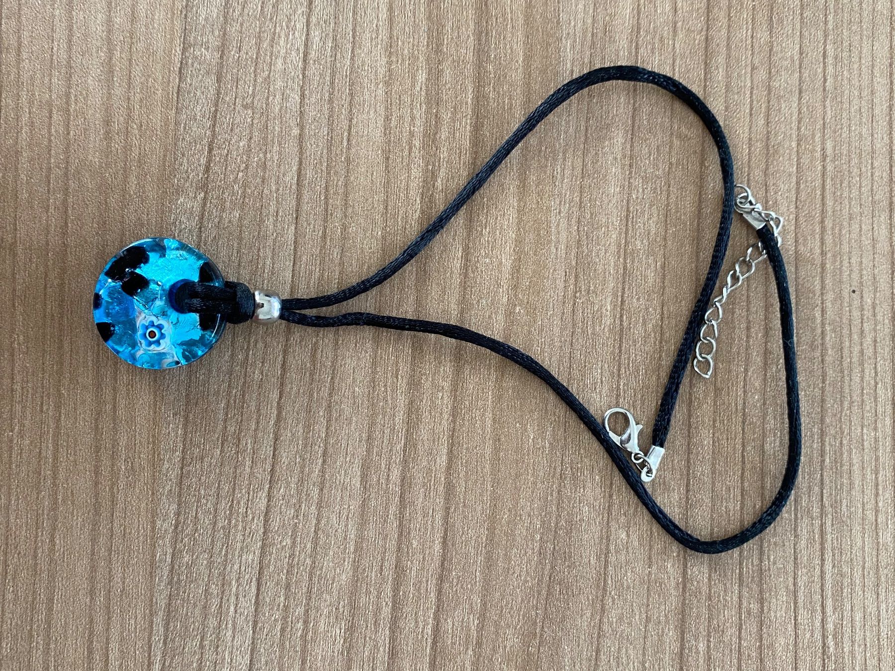 Catenine: Halskette mit blauem Glasanhänger – Nuovo (secondo la descrizione) da La Tour-de-Peilz venduto da leu_hnf6