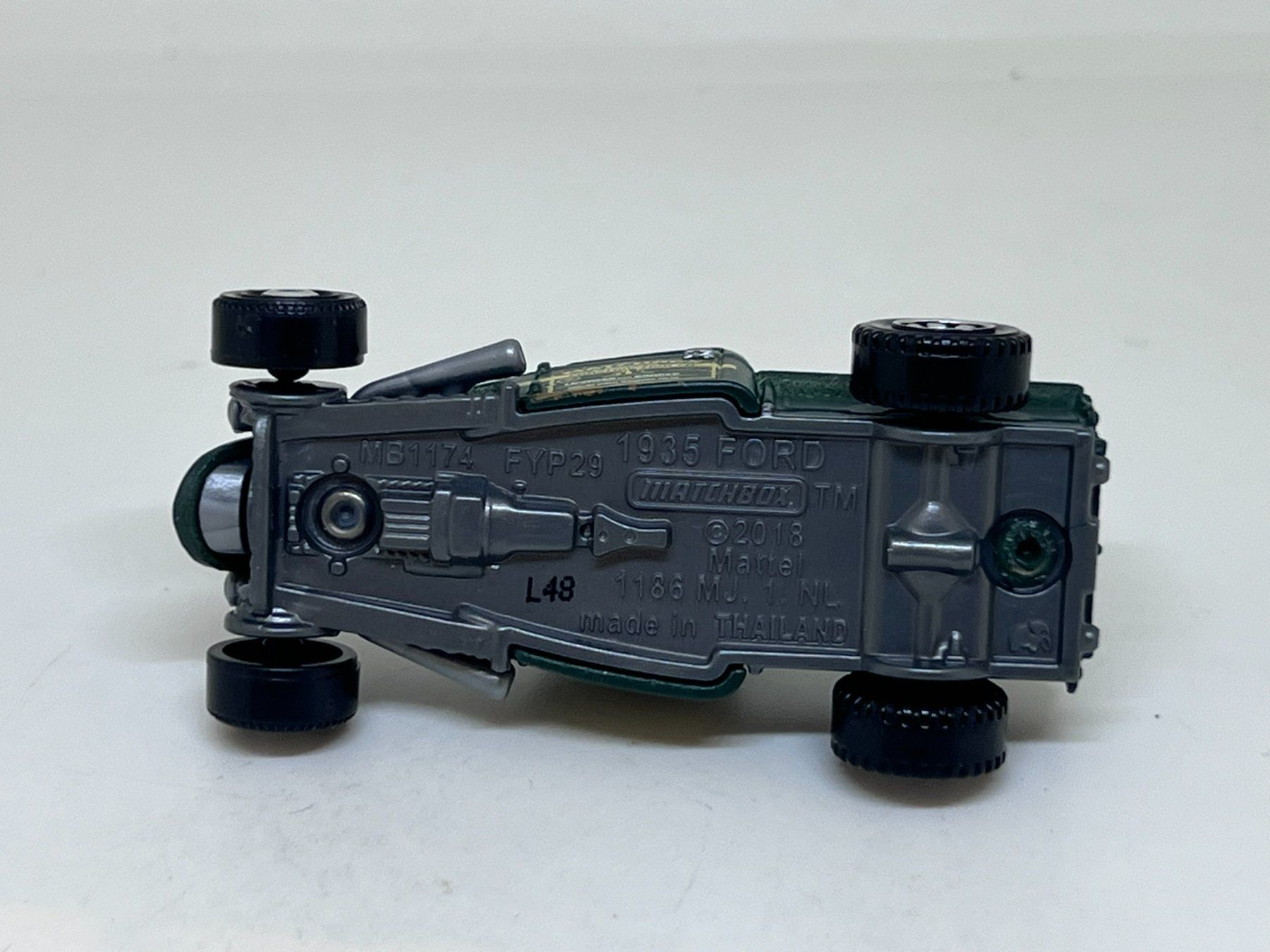 Matchbox Modellini d'auto: Matchbox 1935 Ford #765 – Usato da Wildegg venduto da LaaBoutique 3