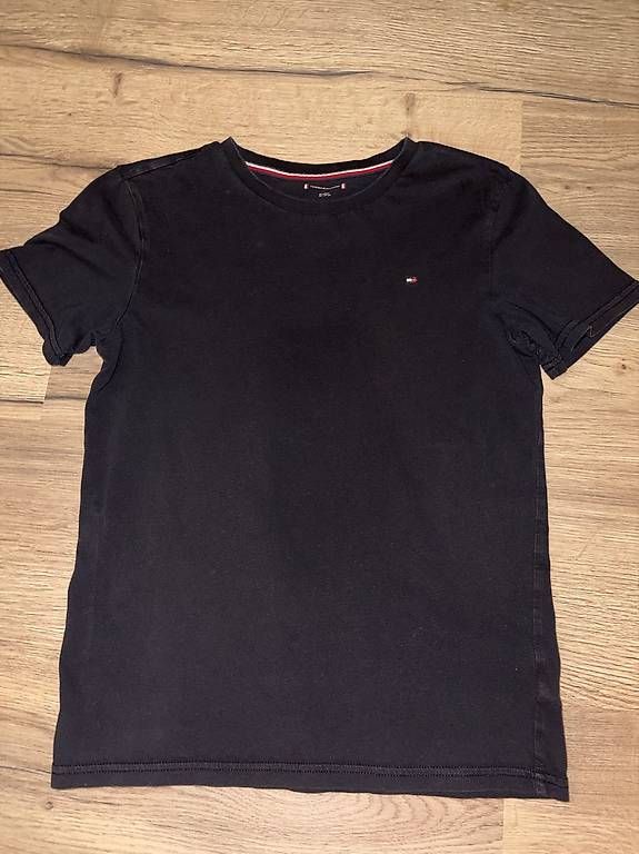 T-shirt: 3er Pack Tommy hilfiger tshirts – Usato da Therwil venduto da for_zh9f 2