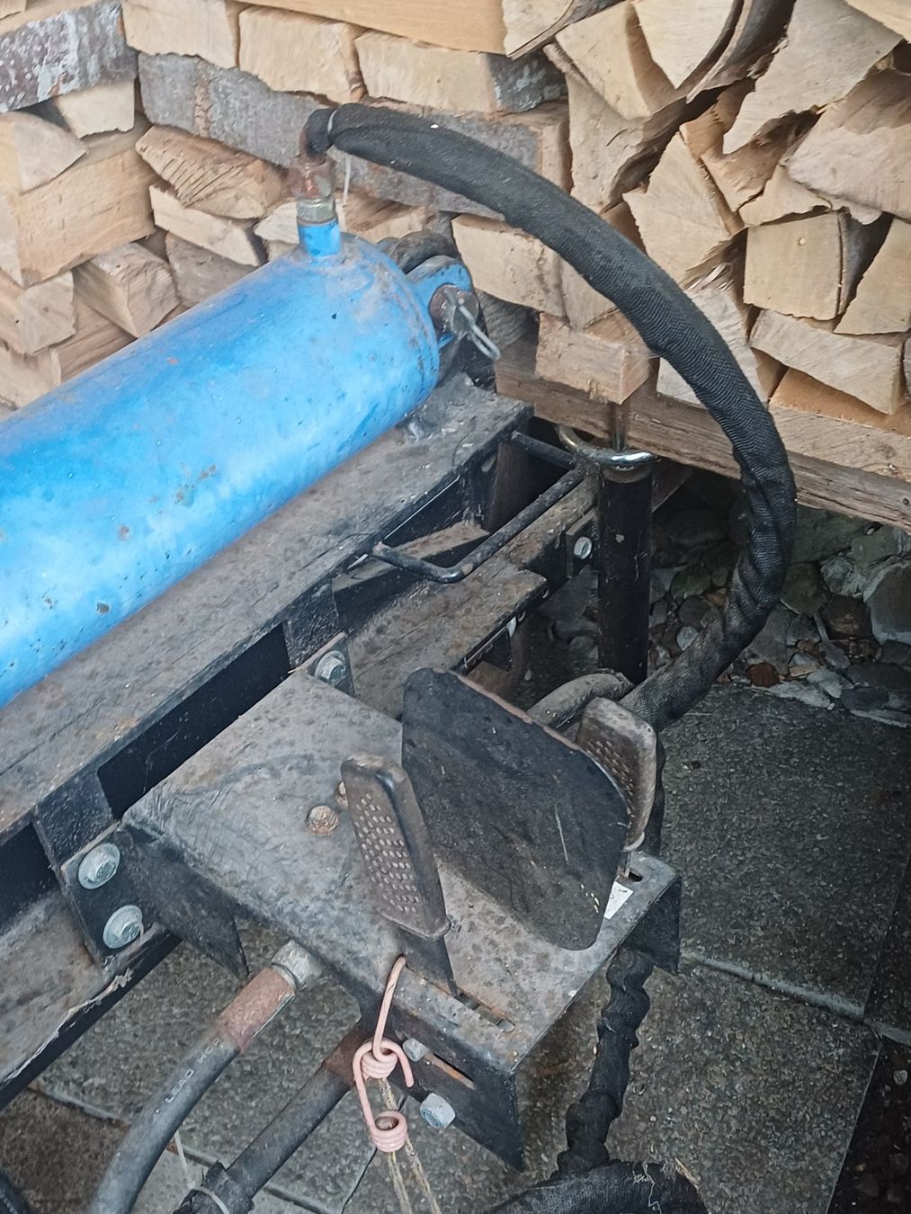 Tutte le macchine: Holzspaltmaschine – Usato da Seedorf UR venduto da Mani07 6