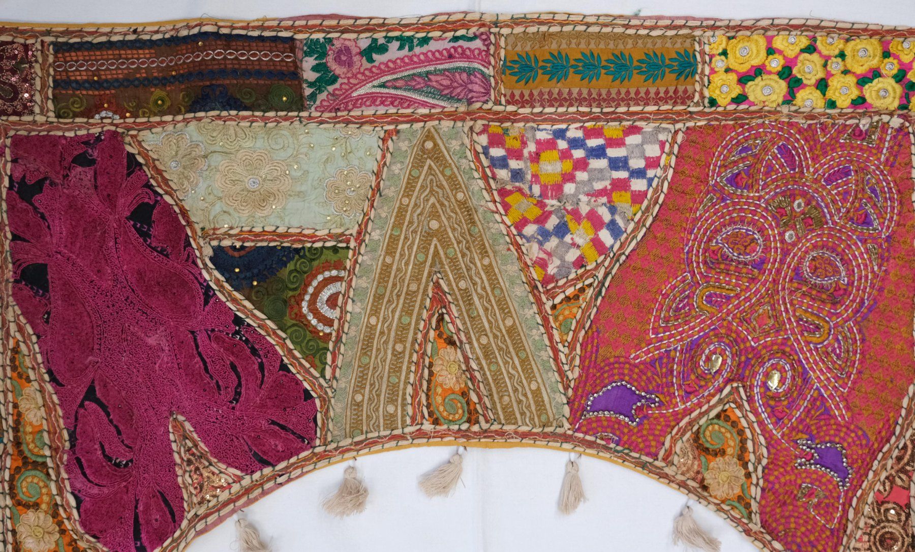 Tutte le decorazioni: Indischer Wandbehang Türbogen Dekoration Patchwork – Nuovo (secondo la descrizione) da Zürich venduto da Masala-Oase 2