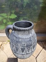 Amphore et pots en grès décoratifs 