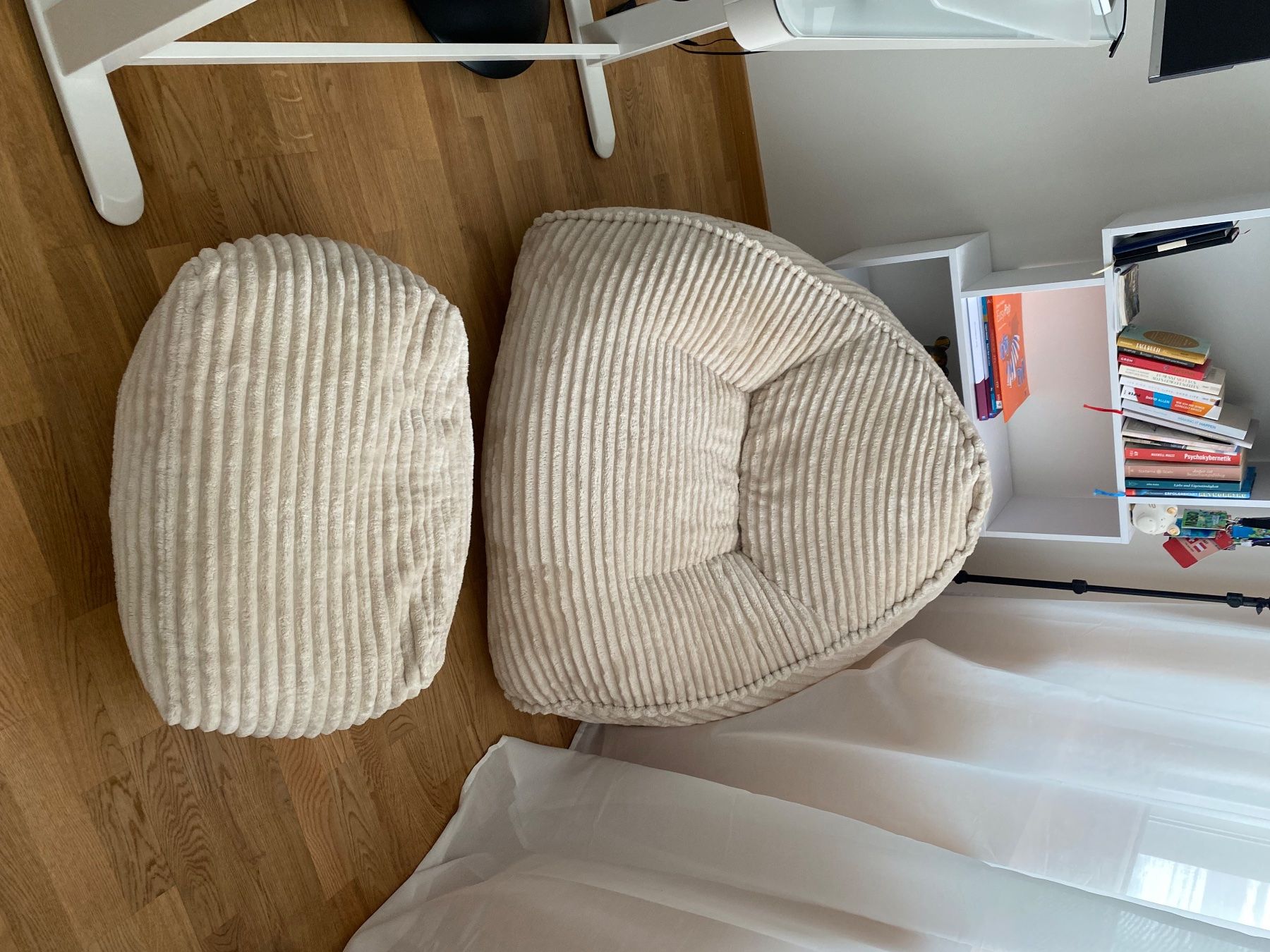 Poltrone: Sitzsack mit hocker – Usato da Bühler venduto da kri_yc2x 3