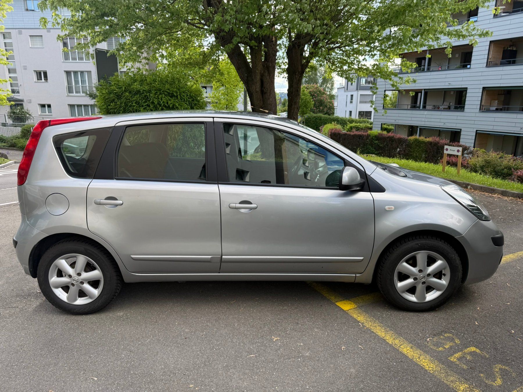 Nissan Automobili: Nissan Note 1.6 Benzin 110ps 172000km – Usato da Rotkreuz venduto da Neutroks