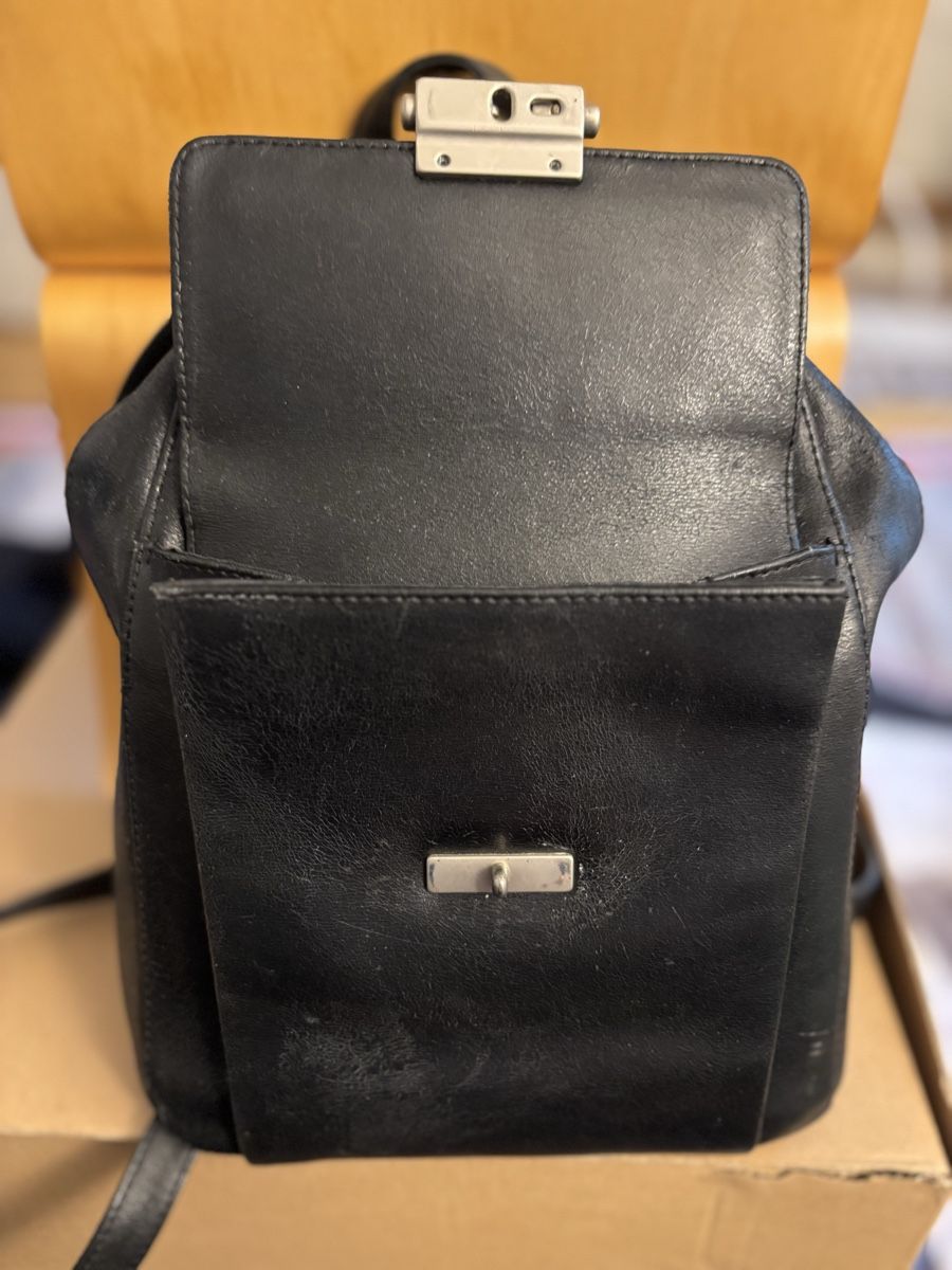 Mandarina Duck Rucksäcke: Mandarina Duck Lederrucksack – Gebraucht aus Bern von Himmelsherold 1
