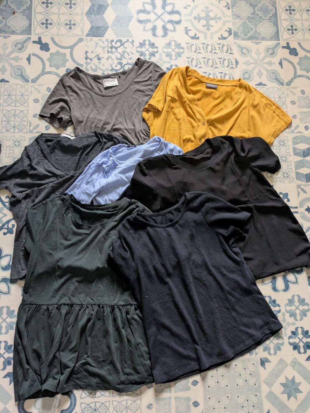 Lotti di vestiti: 7 T-Shirts – Usato da Schwyz venduto da Magdalena86