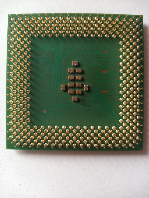 Processeur CPU Intel Pentium 3 700 MHz SL4ZM Socket 370 Vintage Testé