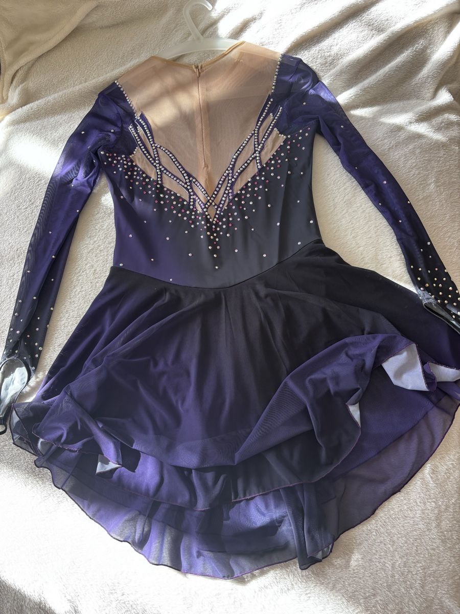 Costumi: Eiskunstlauf Kürkleid – Usato da Wallisellen venduto da BigRick 7