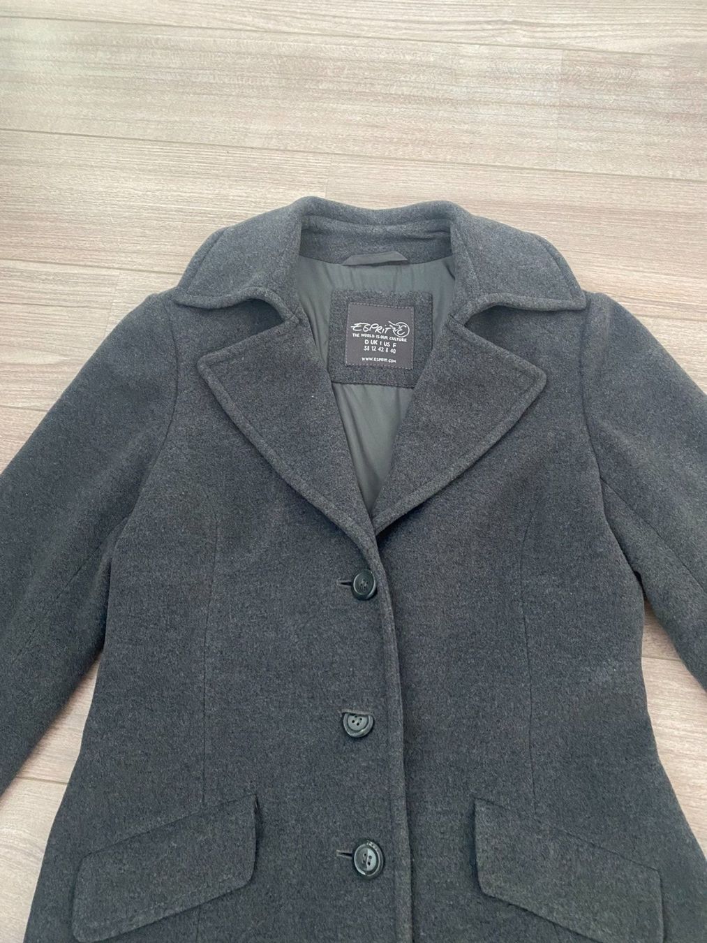Esprit Cappotti: ESPRIT Wintermantel Gr. 38 dunkelgrau – Usato da Bonstetten venduto da VCLS 1