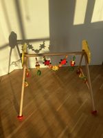Holz Spielbogen mit Anhängern ausgezeichneter Zustand