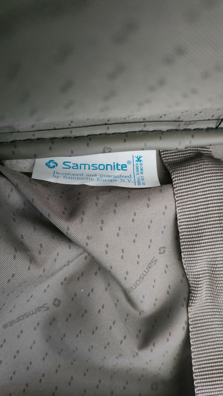 Samsonite Valigie: Koffer Samsonite dunkelblau mit Rollen – Usato da Männedorf venduto da raf_yp72 6