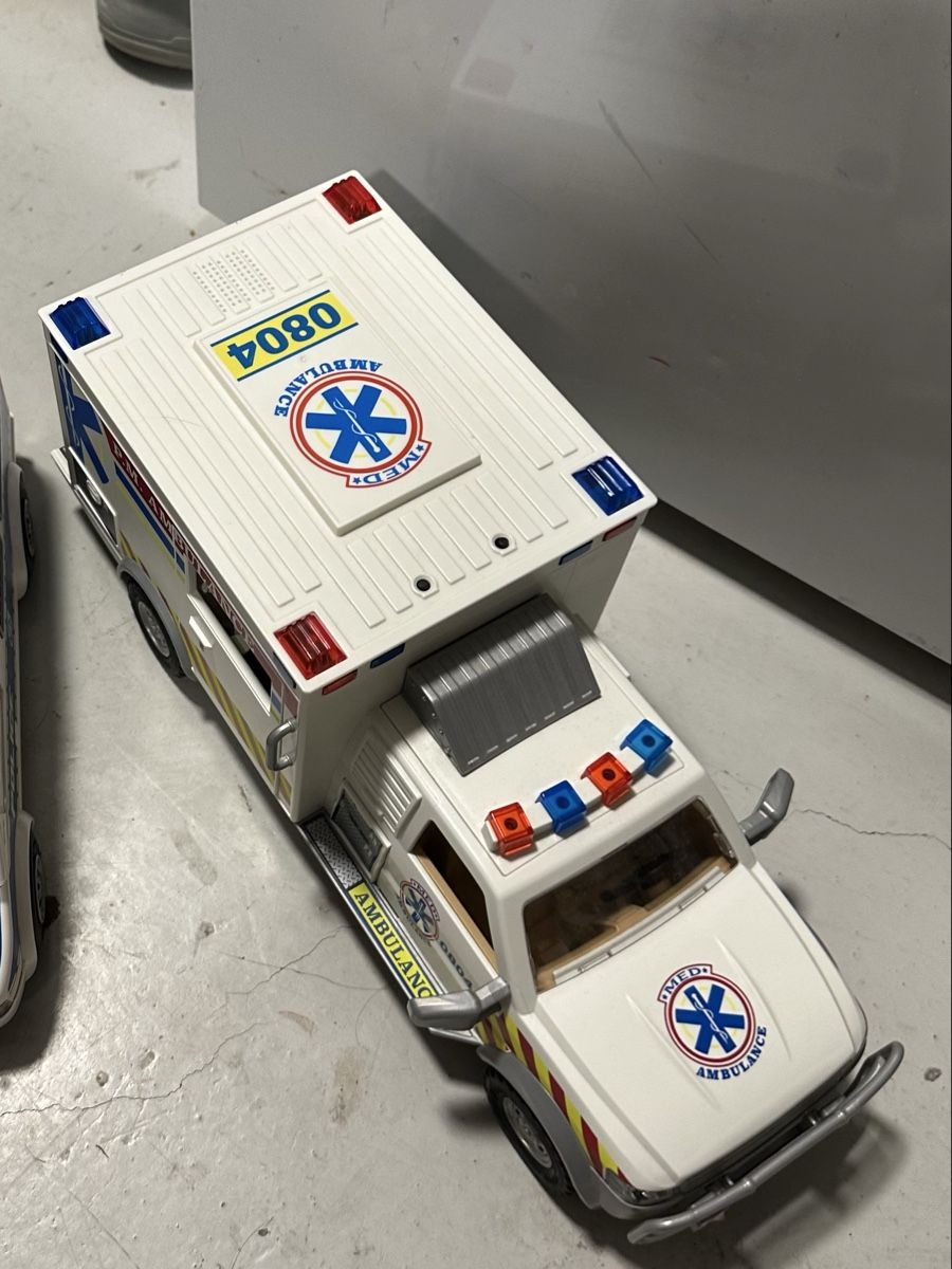 Figuren: playmobil krankenwagen spezial – Gebraucht aus Landquart von lumima