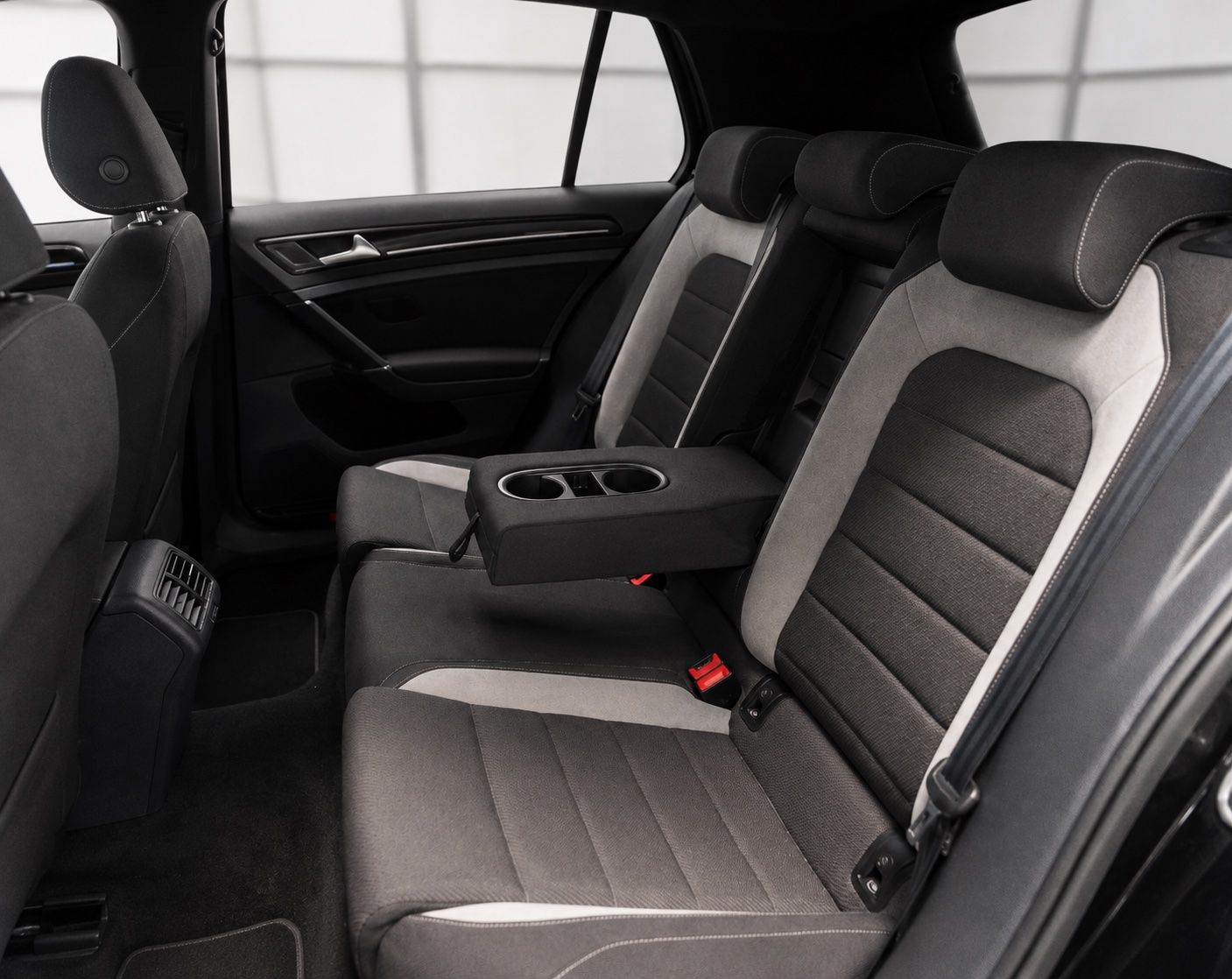 VW Automobili: VW Golf 7R – Usato da Burgdorf venduto da lar_d728 3