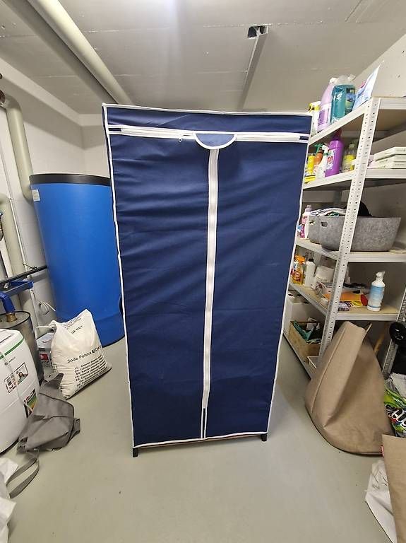 Schränke: Mottenschrank  – Gebraucht aus Aettenschwil von steff5630