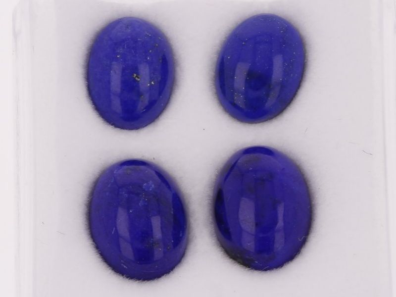 Minéraux & Lithothérapie: Lapislazuli 4 Cabochons oval / Lapislazzuli 4 cabochon – D'occasion à Balerna par LabOr_Pesciallo_SAGL