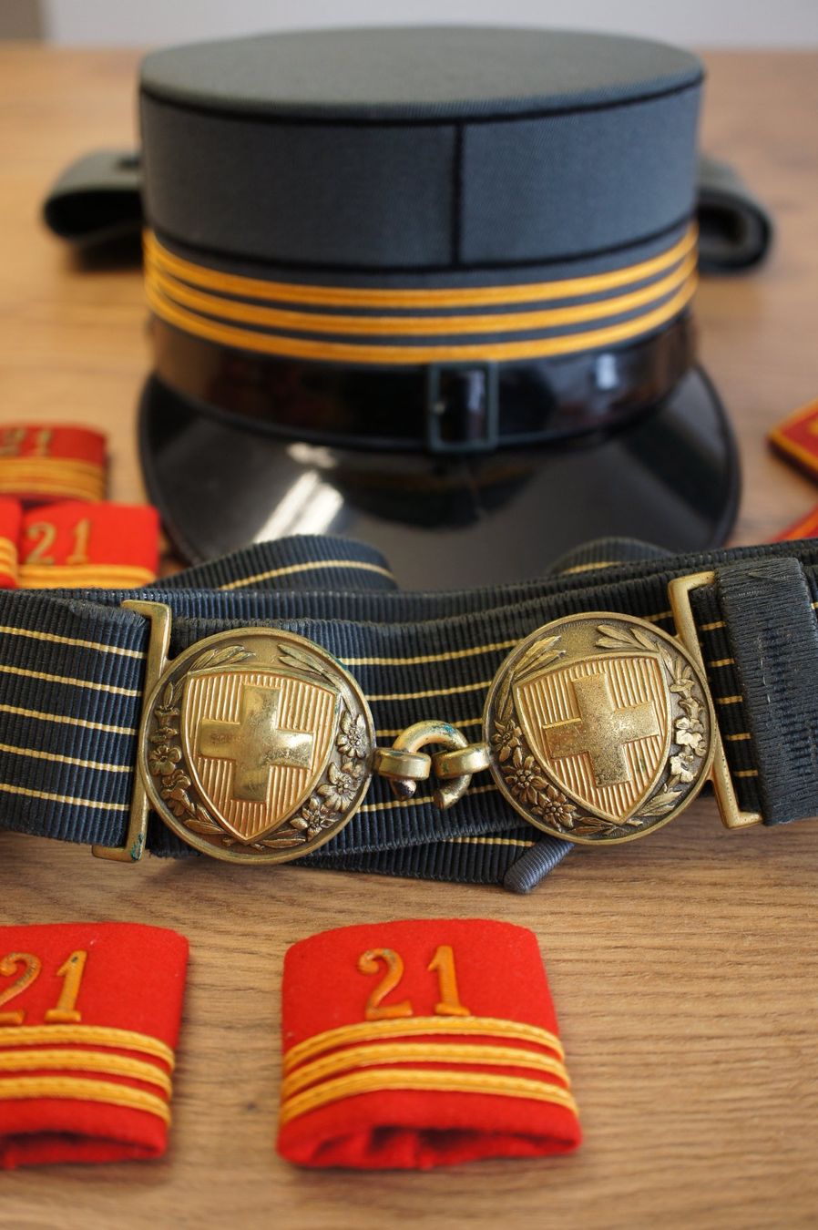 Armée suisse Chapeaux, bonnets & casquettes: Schweizer Offizier – D'occasion à Kriens par 1mars10 3