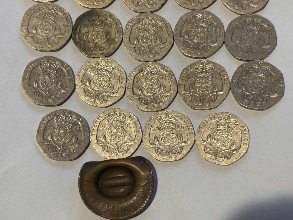Tutti le monete: Royaume Uni 20 Pence Münzen  – Usato da Hittnau venduto da Pat_yl7f 2