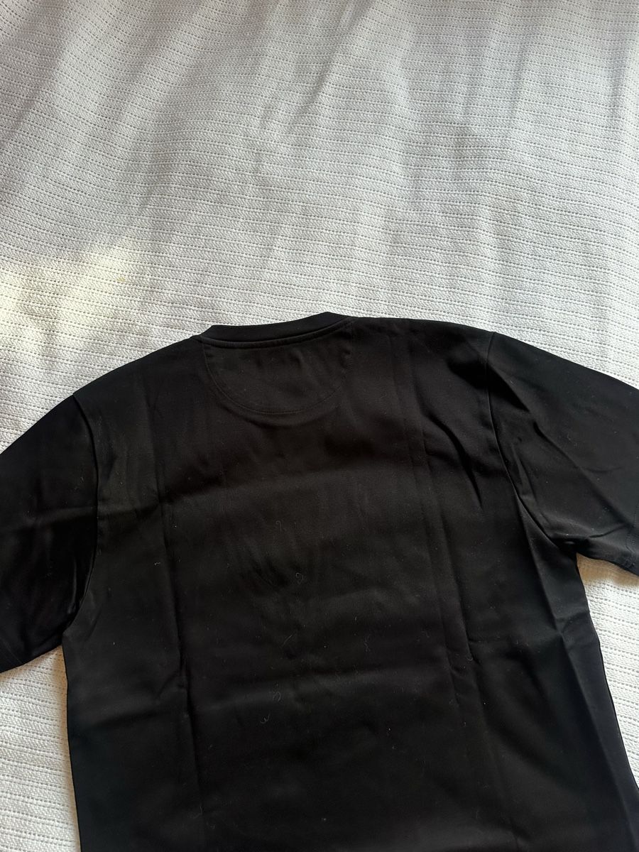 Fendi T-shirt: Fendi T-Shirt – Nuovo (secondo la descrizione) da Vaduz venduto da whitepalmtree 4