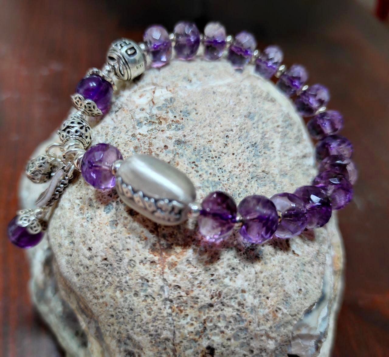 Bracciali & Braccialetti: ST. SILBER 925 ECHT AMETHYSTST. ARMBAND MP 22,8 G. ELAST. – Nuovo (secondo la descrizione) da Weiningen ZH venduto da actera 8