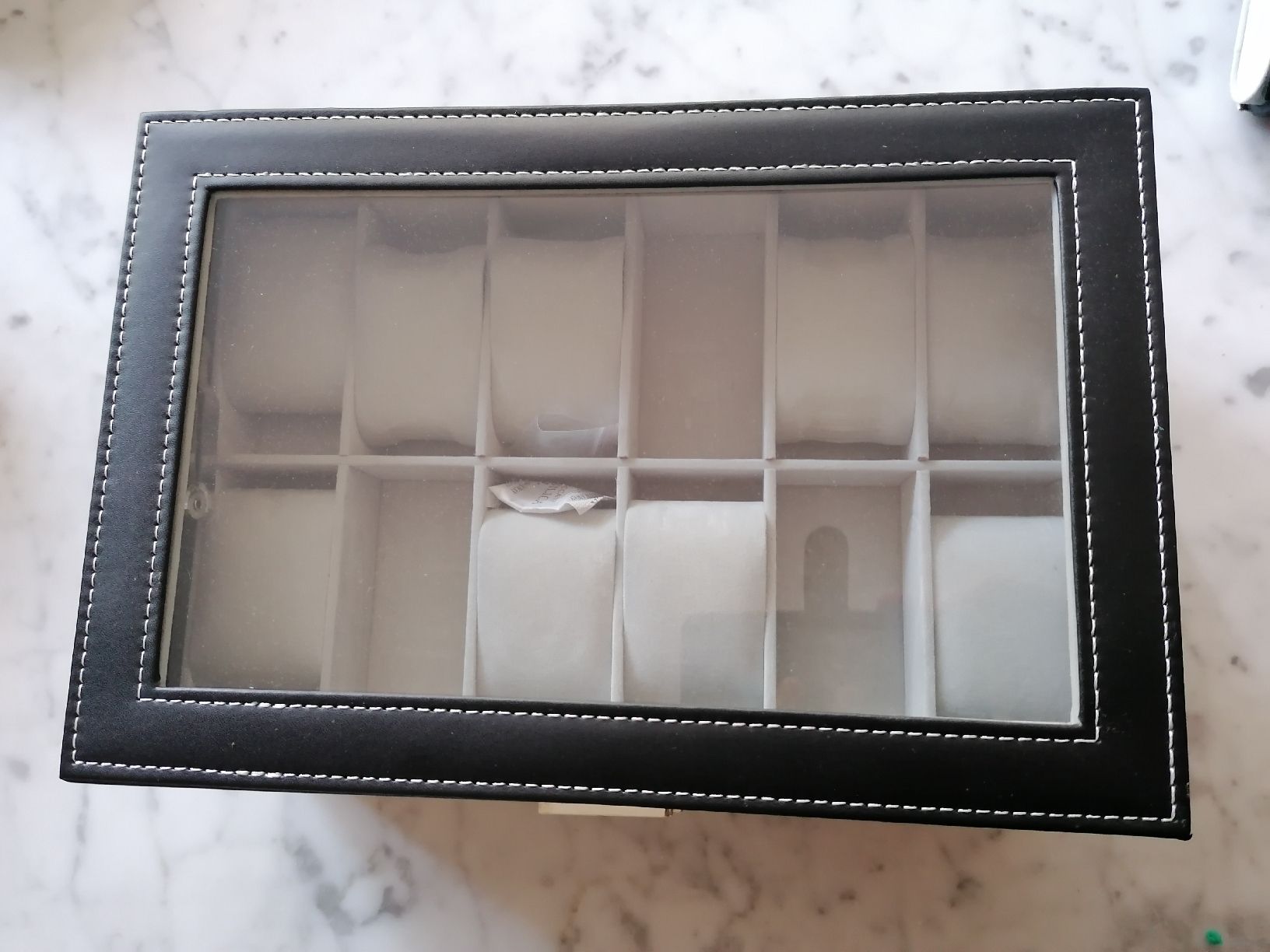 Portagioie: UHREN/SCHMUCK SCHATULLE MIT SCHLÜSSEL  – Nuovo (secondo la descrizione) da Pratteln venduto da ThereseZ 2