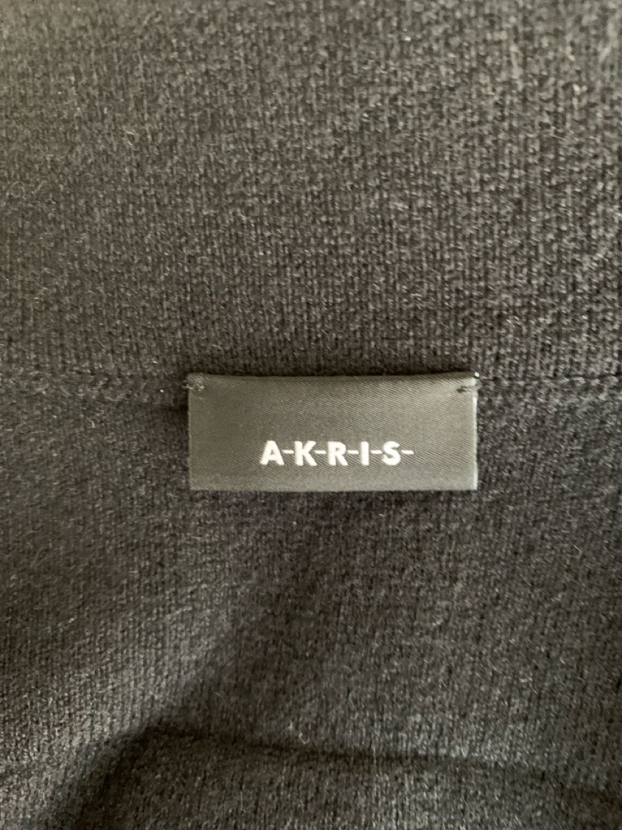 Akris Giacche: AKRIS: Exklusive schwarze Kaschmir-Jacke mit Fransen, 36 – Usato da Luzern venduto da designluzern 6