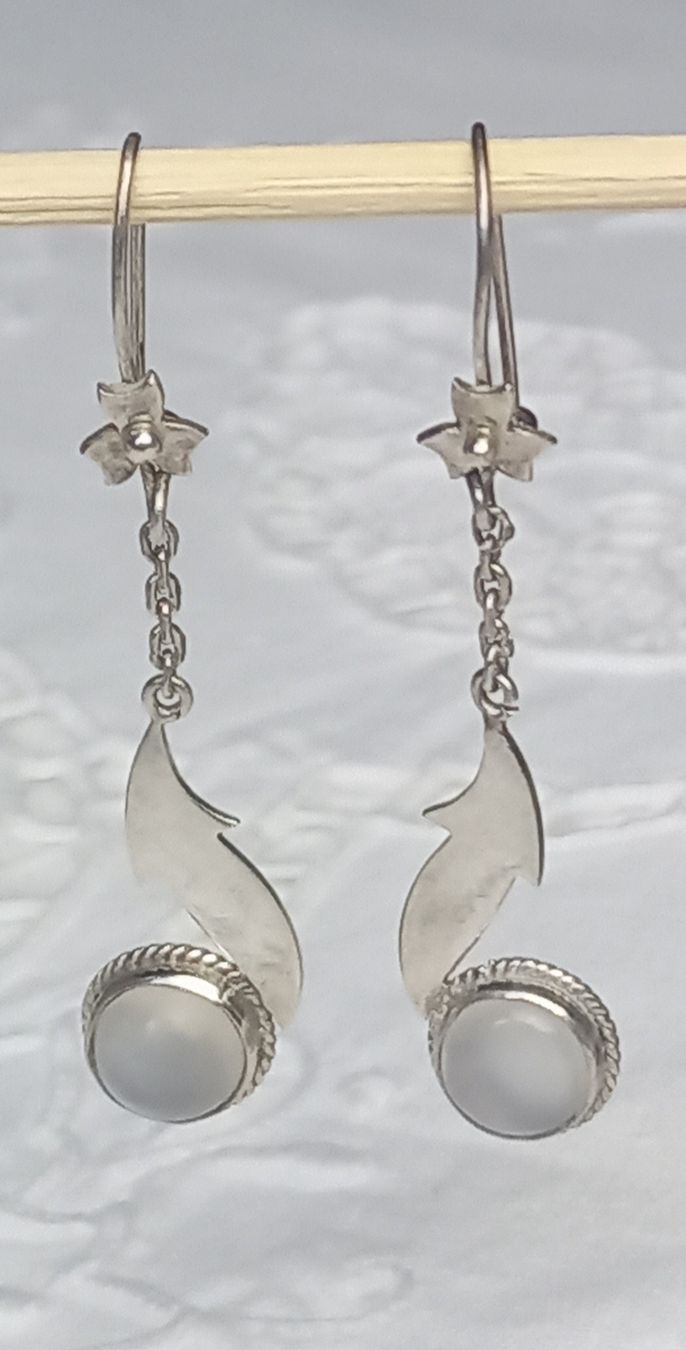 Boucles d'oreille: Silber Ohrhänger mit Mondstein neuwertig.  – D'occasion à Buchs AG par Dzirul 5